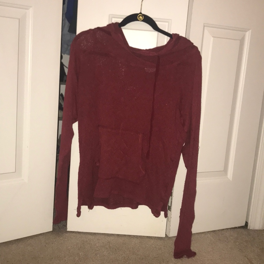 Light, knit shirt with hood